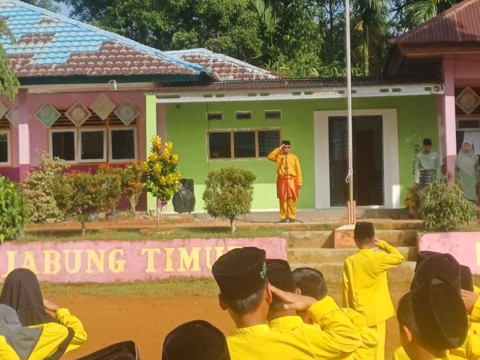 Kasi Pendmad Hadir pada Peringatan Hardiknas di MIN 2 Tanjab Timur