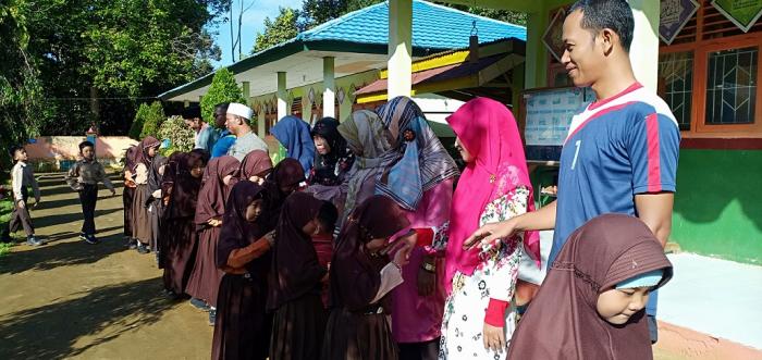 MIN 2 Tanjab Timur Laksanakan Halal Bihalal