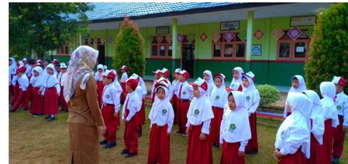 Kegiatan Apel Pagi di MIN 2 Tanjung JabungTimur