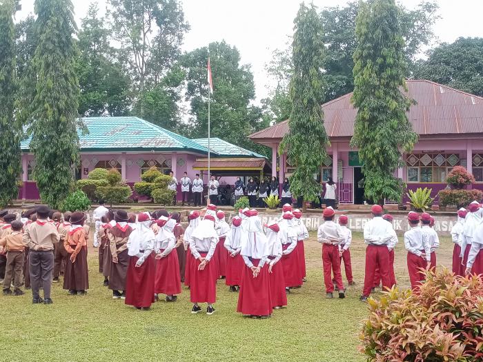 MIN 2 TANJAB TIMUR MELAKSANAKAN KEGIATAN UPACARA PERINGATAN HARI GURU NASIONAL (HGN) KE 77 TAHUN 2022