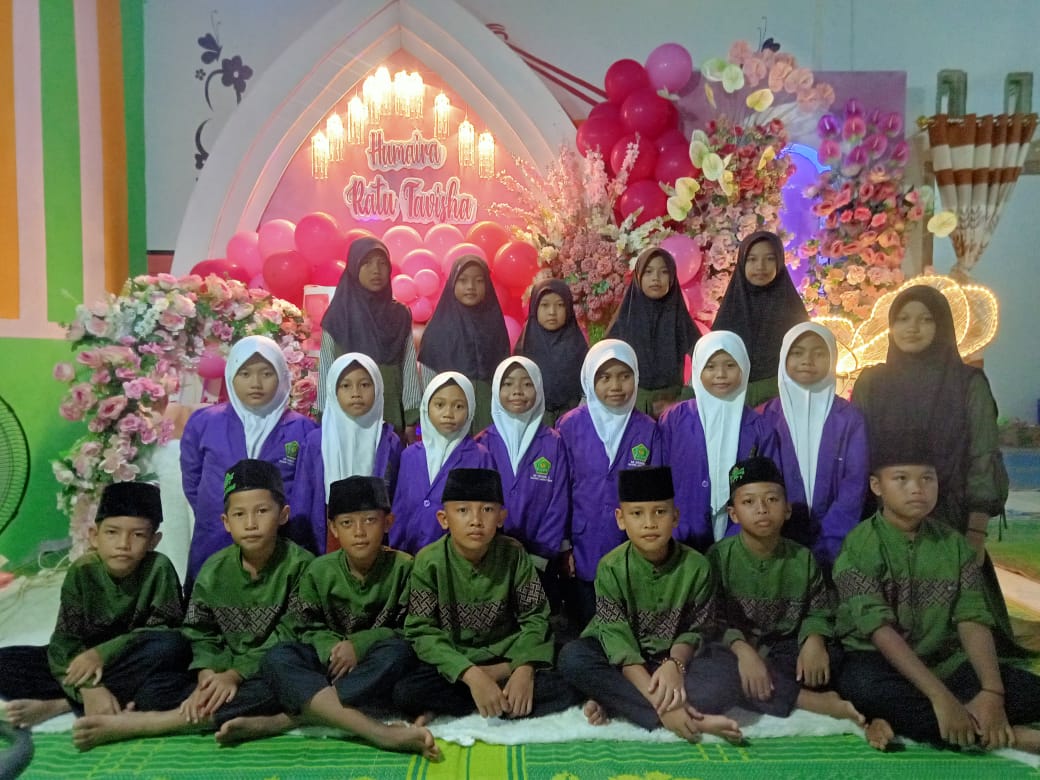 Semarakkan Pernikahan Warga, Hadroh MIN 2 Tanjung Jabung Timur Tampil Memukau