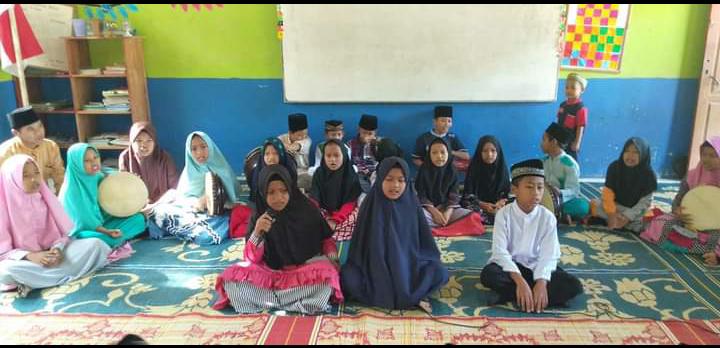 Siswa MIN 2 Tanjung Jabung Timur Latihan Hadroh untuk Meriahkan Kegiatan Masyarakat Sekitar