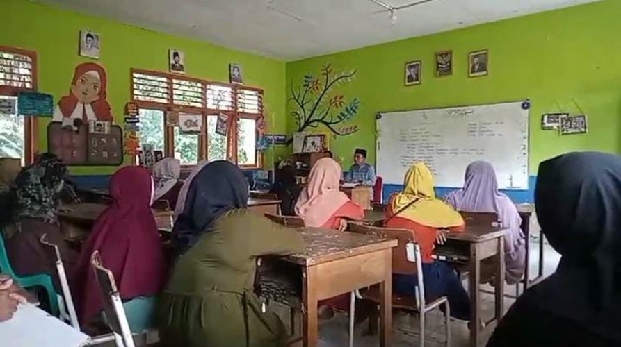 MIN 2 Tanjung Jabung Timur Sosialisasikan Pemanfaatan Dana PIP Tahap I Tahun 2024 kepada Penerima