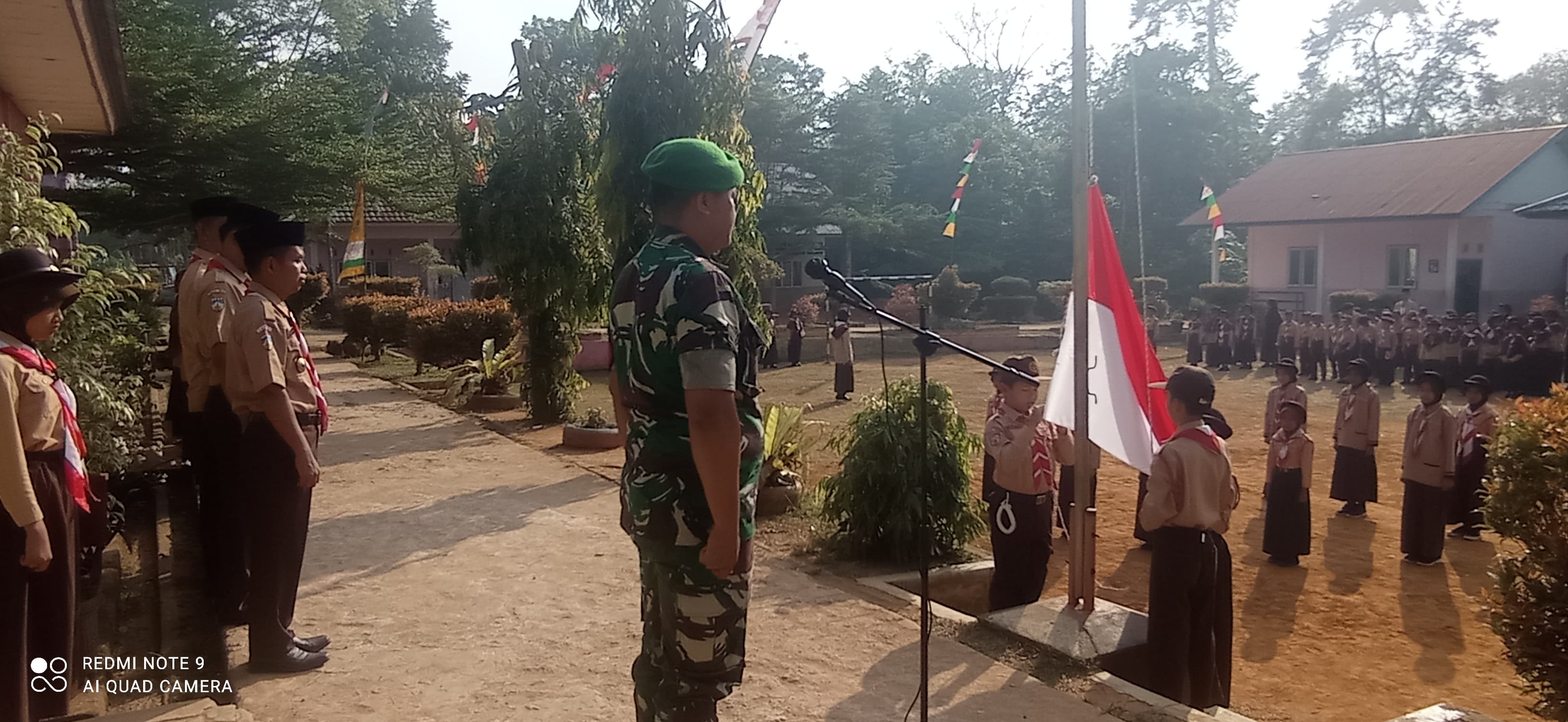 MIN 2 Tanjung Jabung Timur Gelar Upacara Memperingati Hari Ulang Tahun Pramuka ke-63