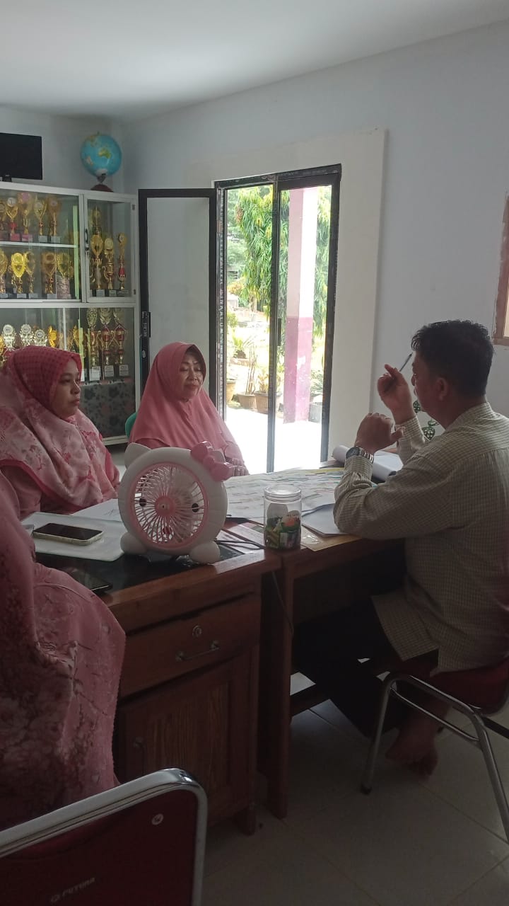 Guru dan Pelaksana Administrasi di MIN 2 Tanjung Jabung Timur Siap Sukseskan Penilaian PKKM Tahun 2024