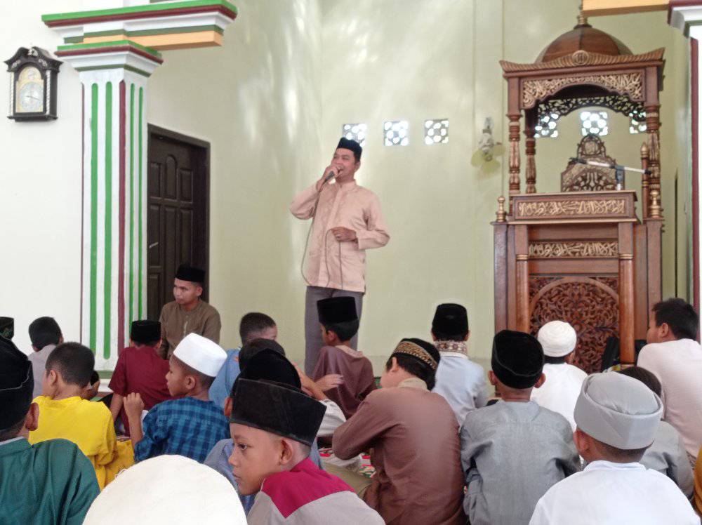 Firdaus, S.Ag: Menjadi Anak yang Berbakti kepada Orang Tua adalah Kunci Kesuksesan Hidup