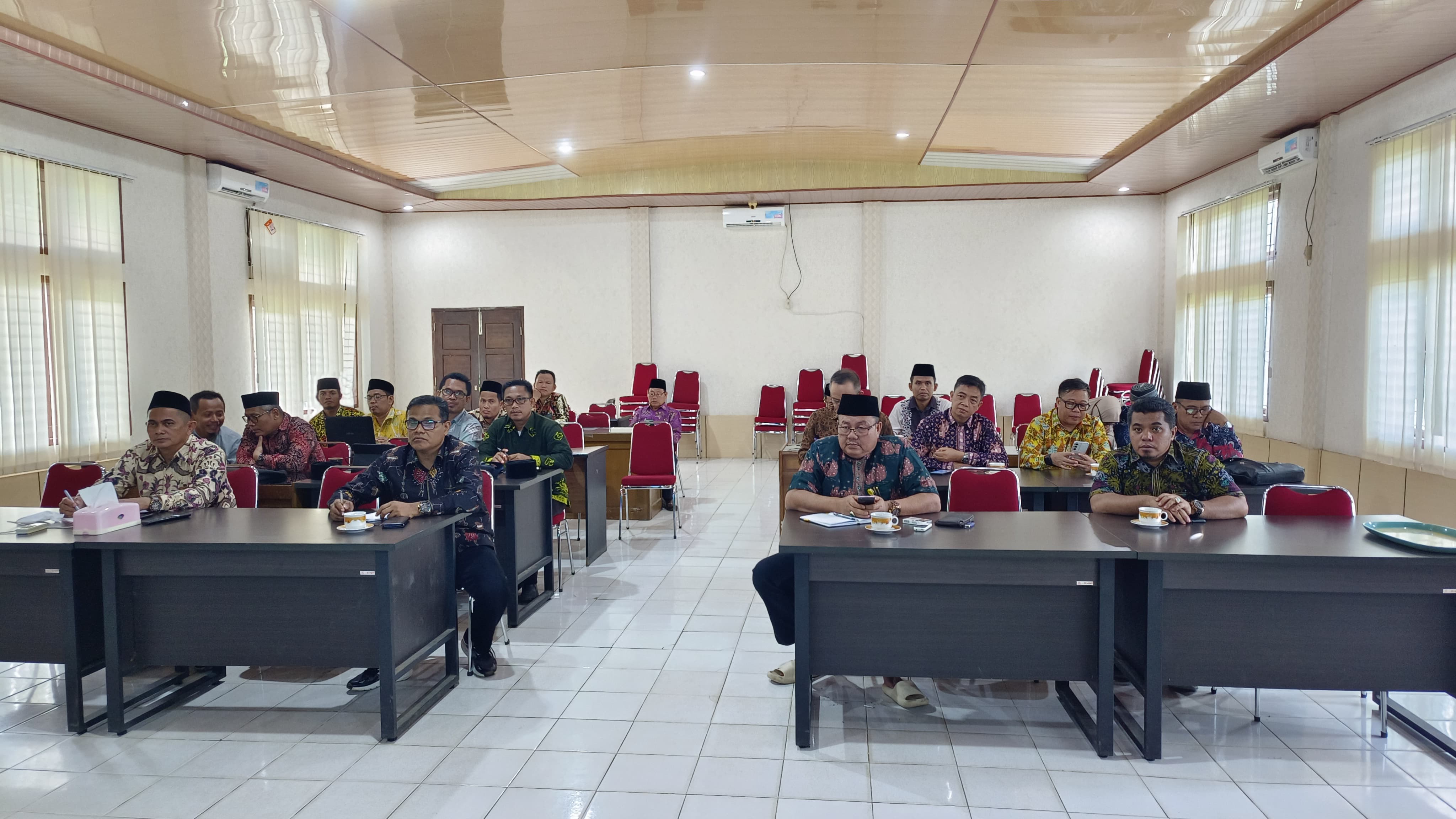 Pimpin Rapat Pemantapan Panitia HAB Tahun 2025 Kabupaten Tanjung Jabung Timur Winaryo, S.Pd, M.Pd.I Wujudkan Kegiatan yang Sederhana tapi Meriah