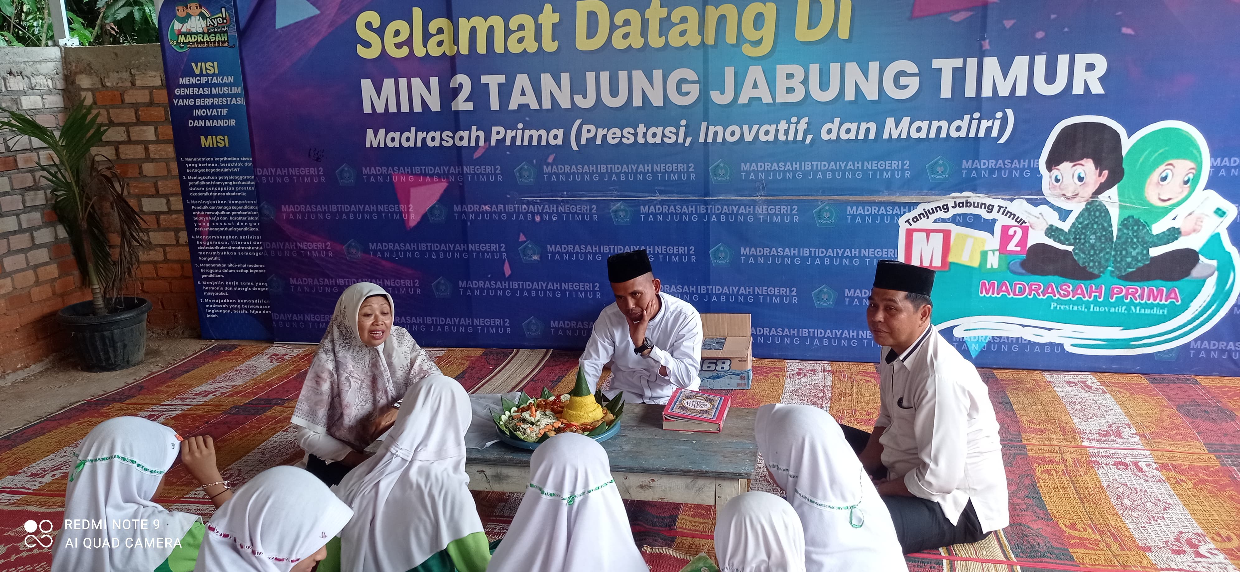 Siswa MIN 2 Tanjung Jabung Timur, Sukartini, Rayakan Hafalan Jus 30 dengan Tumpeng