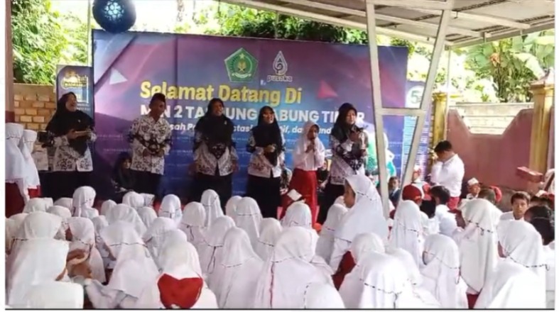 MIN 2 Tanjung Jabung Timur Semarakkan Hari Guru Nasional 2024 dengan Penampilan Seni 