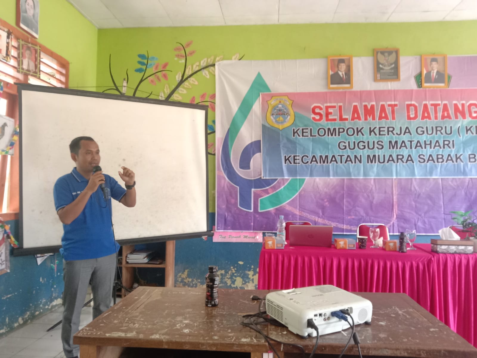 Winaryo, S.Pd, M.Pd.I Berbagi Budaya Positif di MIN 2 Tanjung Jabung Timur pada kegiatan KKG Gugus Matahari Muara Sabak Barat