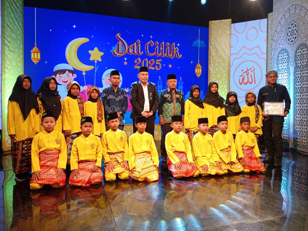 Tim Hadroh MIN 2 Tanjung Jabung Timur Tampil Memukau di Gebyar Ramadhan TVRI Jambi